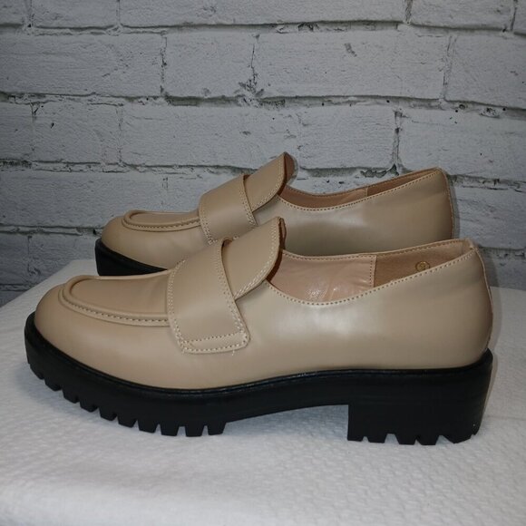 WOMENS ZBY LIGHT TAN LOAFERS, CHUNKY HEELS, SIZE 9 NWOT - Picture 2 of 7